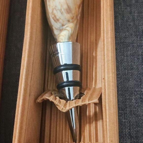 Seashell Wine Bottle Stoppers. Beautiful Accent For Any Bar. New w Box - Picture 4 of 6